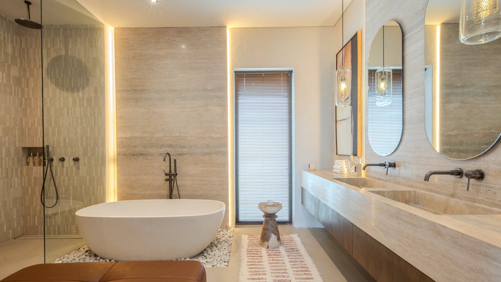 Elite Havens - Five Palms Villa 1 - Private 5-Bedroom Modern Luxury Villa in Bali Indonesia - Master bedroom ensuite